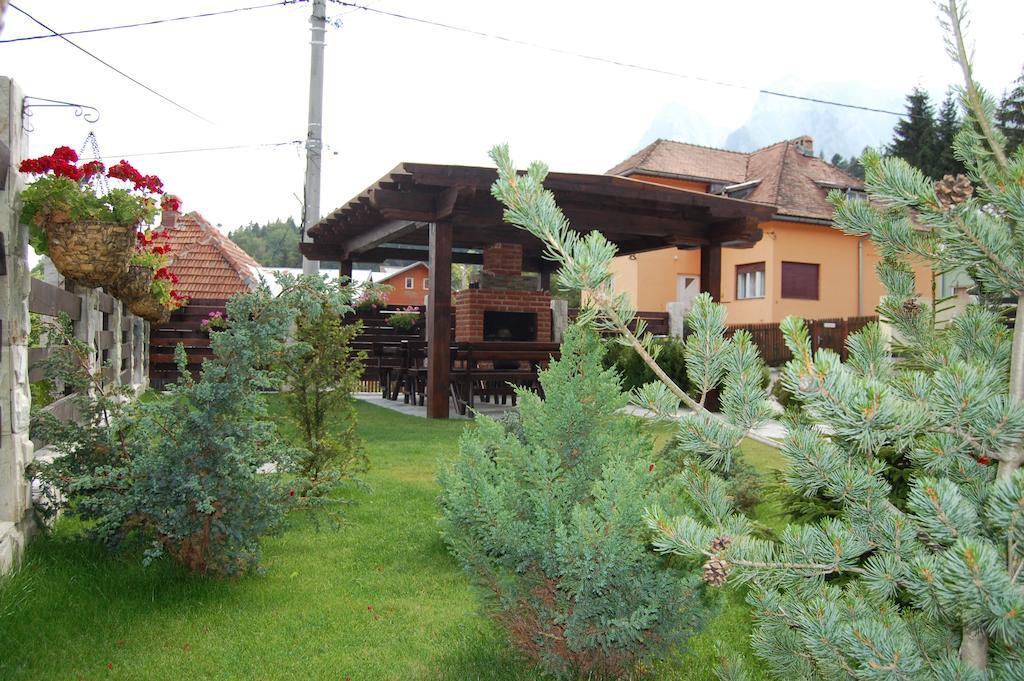 Hotel The Ghetto à Buşteni Extérieur photo