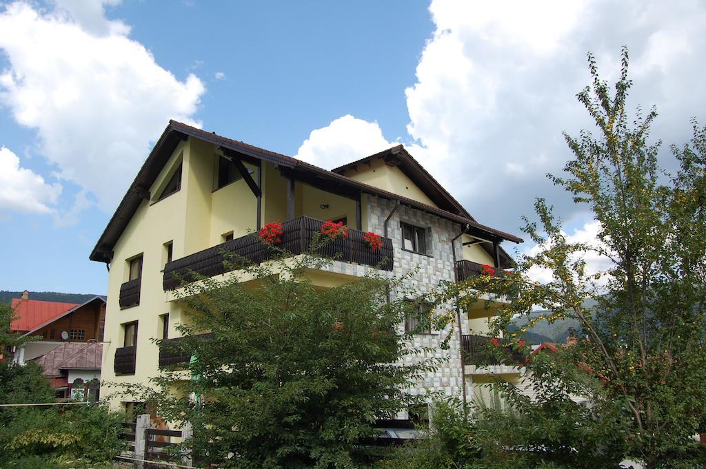 Hotel The Ghetto à Buşteni Extérieur photo
