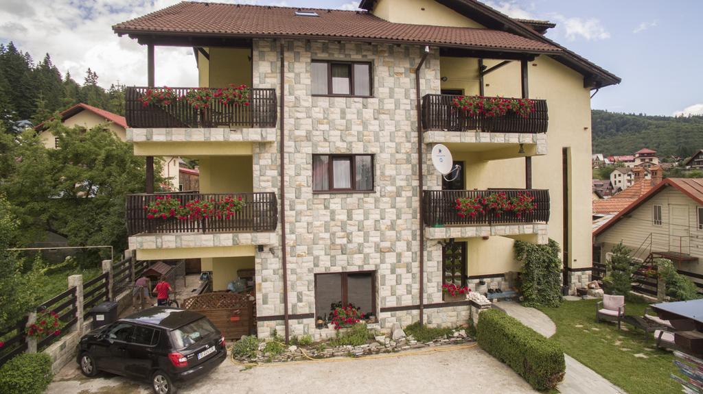 Hotel The Ghetto à Buşteni Extérieur photo