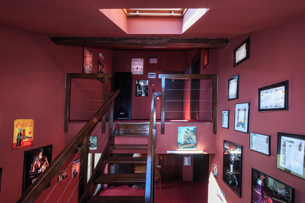 Hotel The Ghetto à Buşteni Extérieur photo