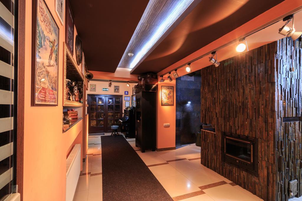 Hotel The Ghetto à Buşteni Extérieur photo